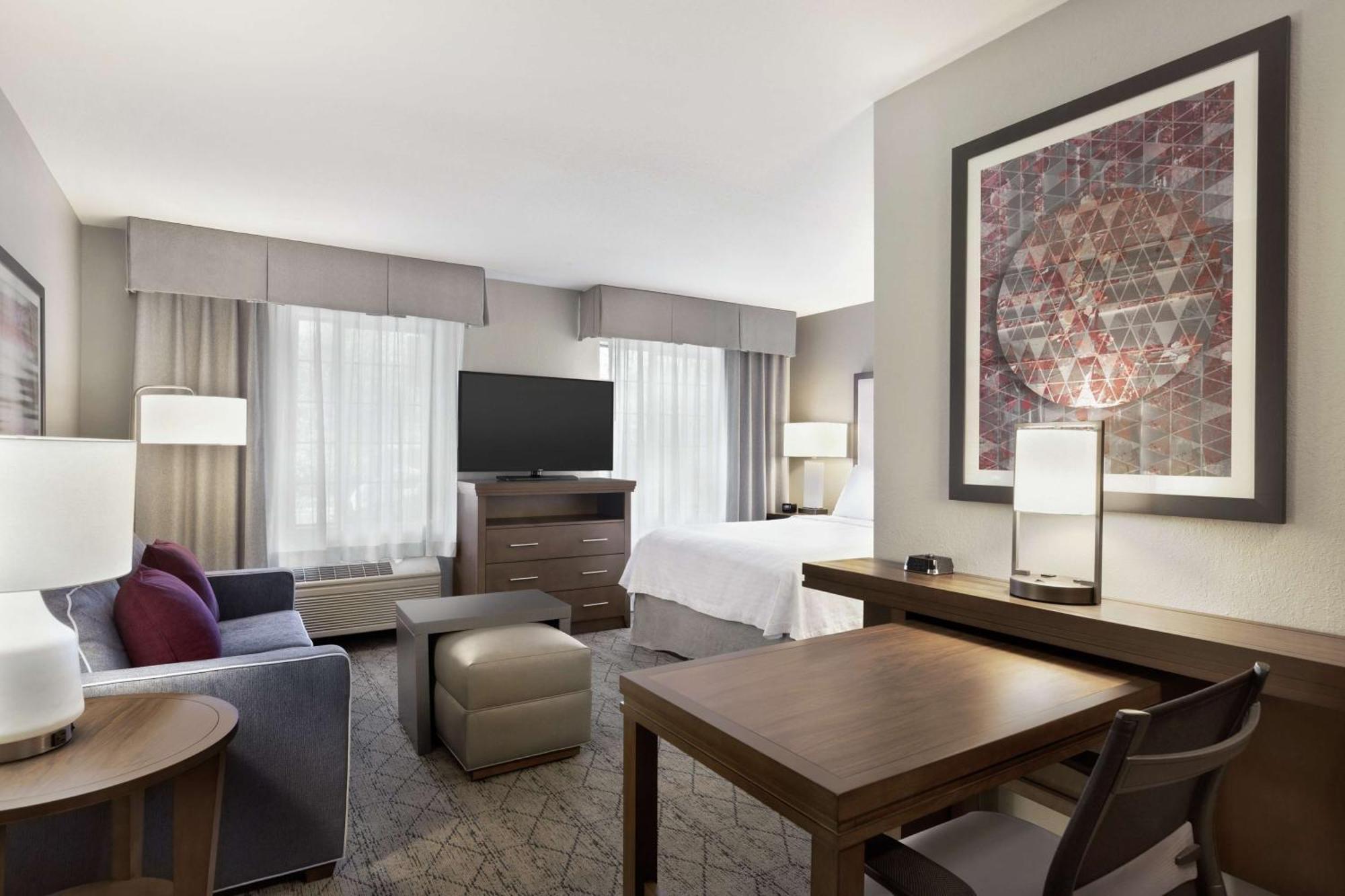 Hotel Homewood By Hilton Airport