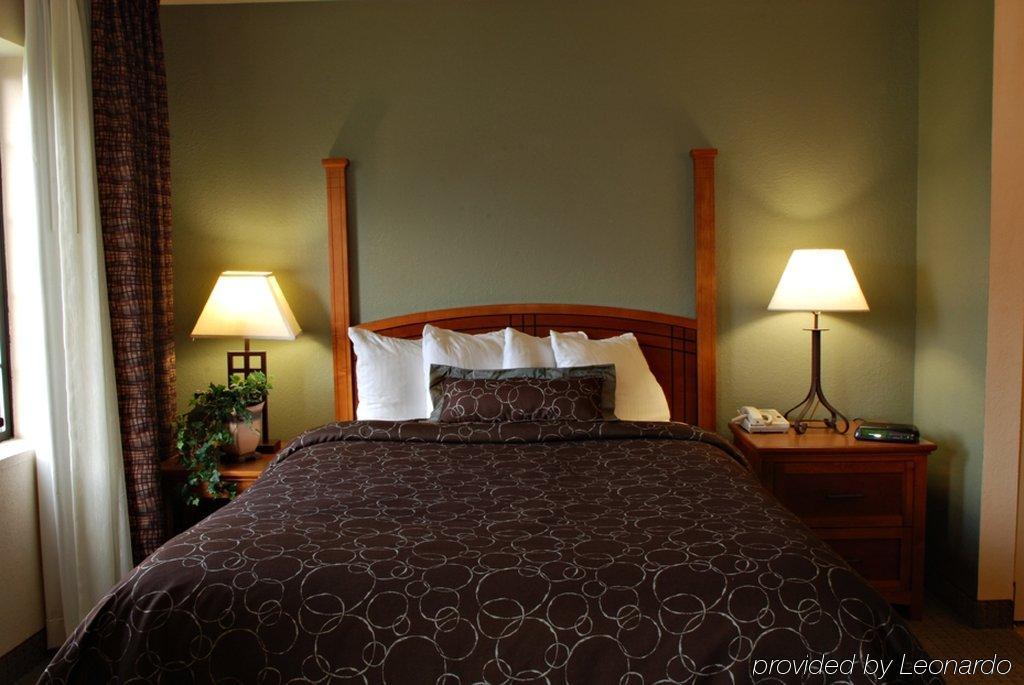 Homewood By Hilton Airport
