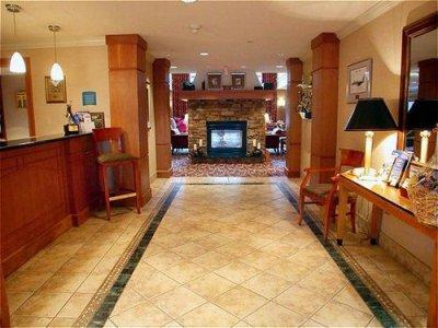 Hotel Homewood By Hilton Airport