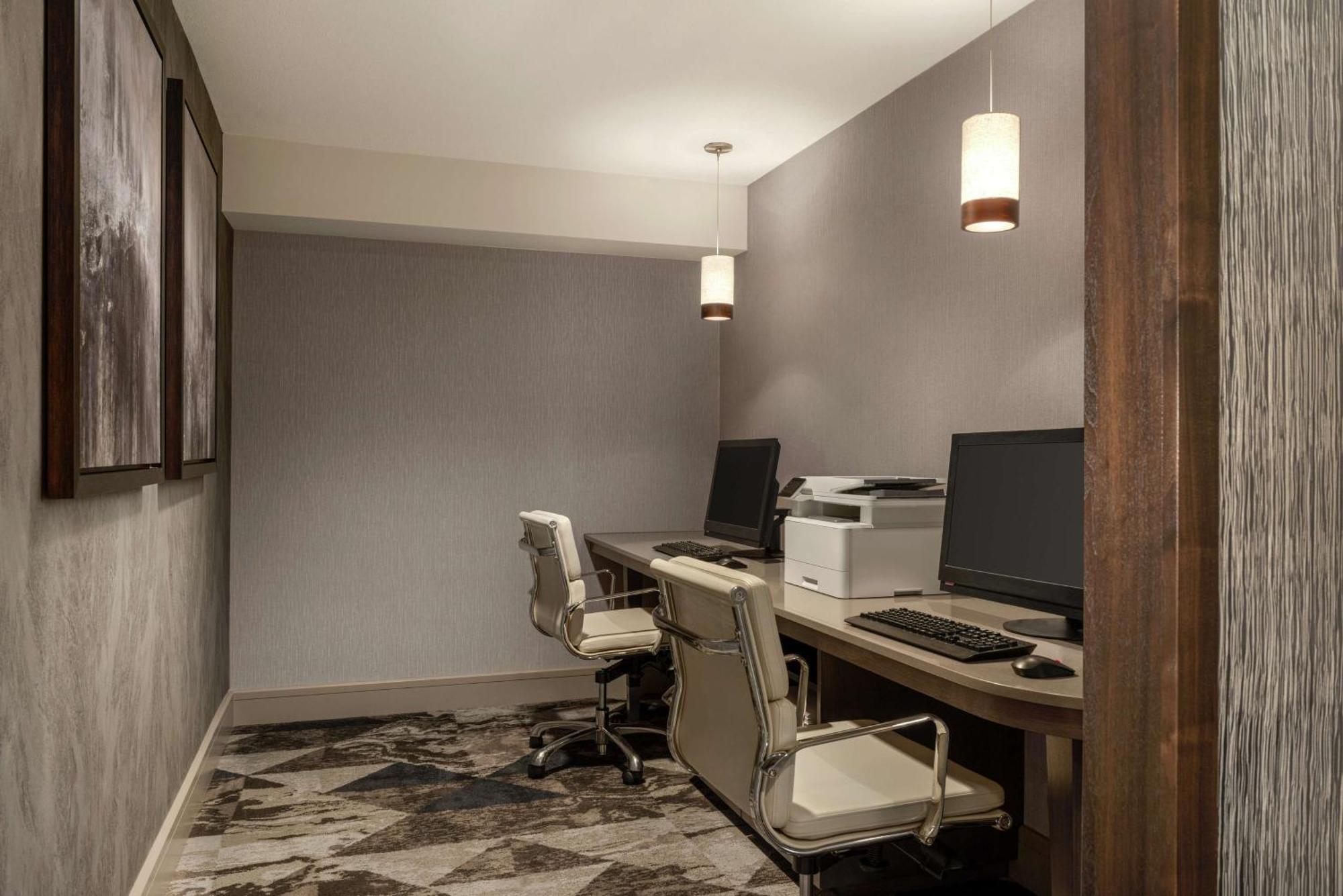 Homewood By Hilton Airport 3*