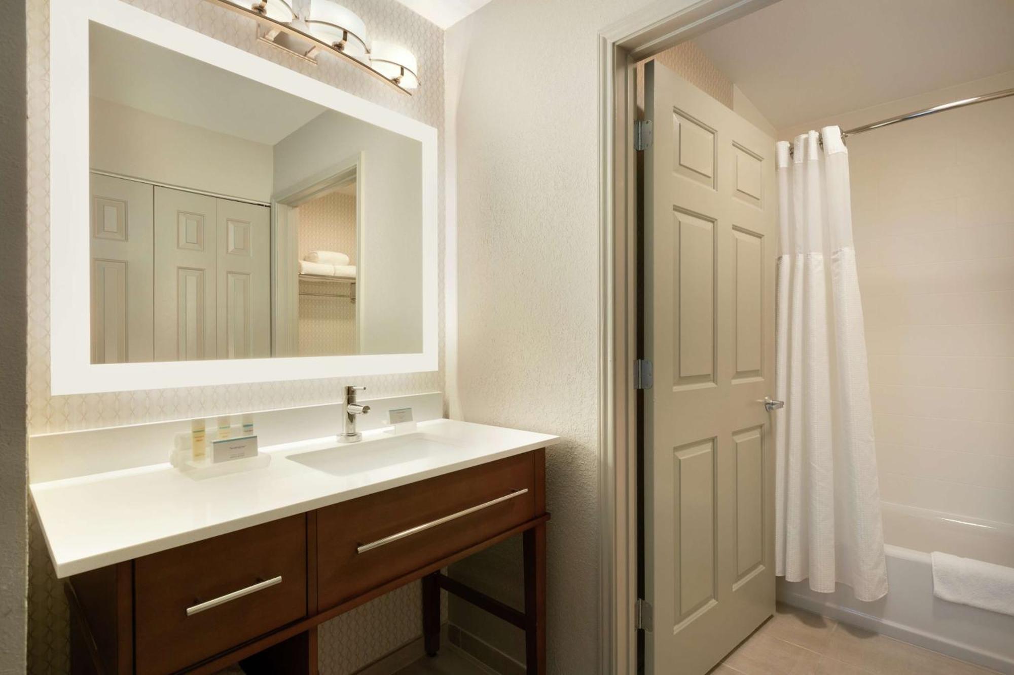 Homewood By Hilton Airport Hotel 3*