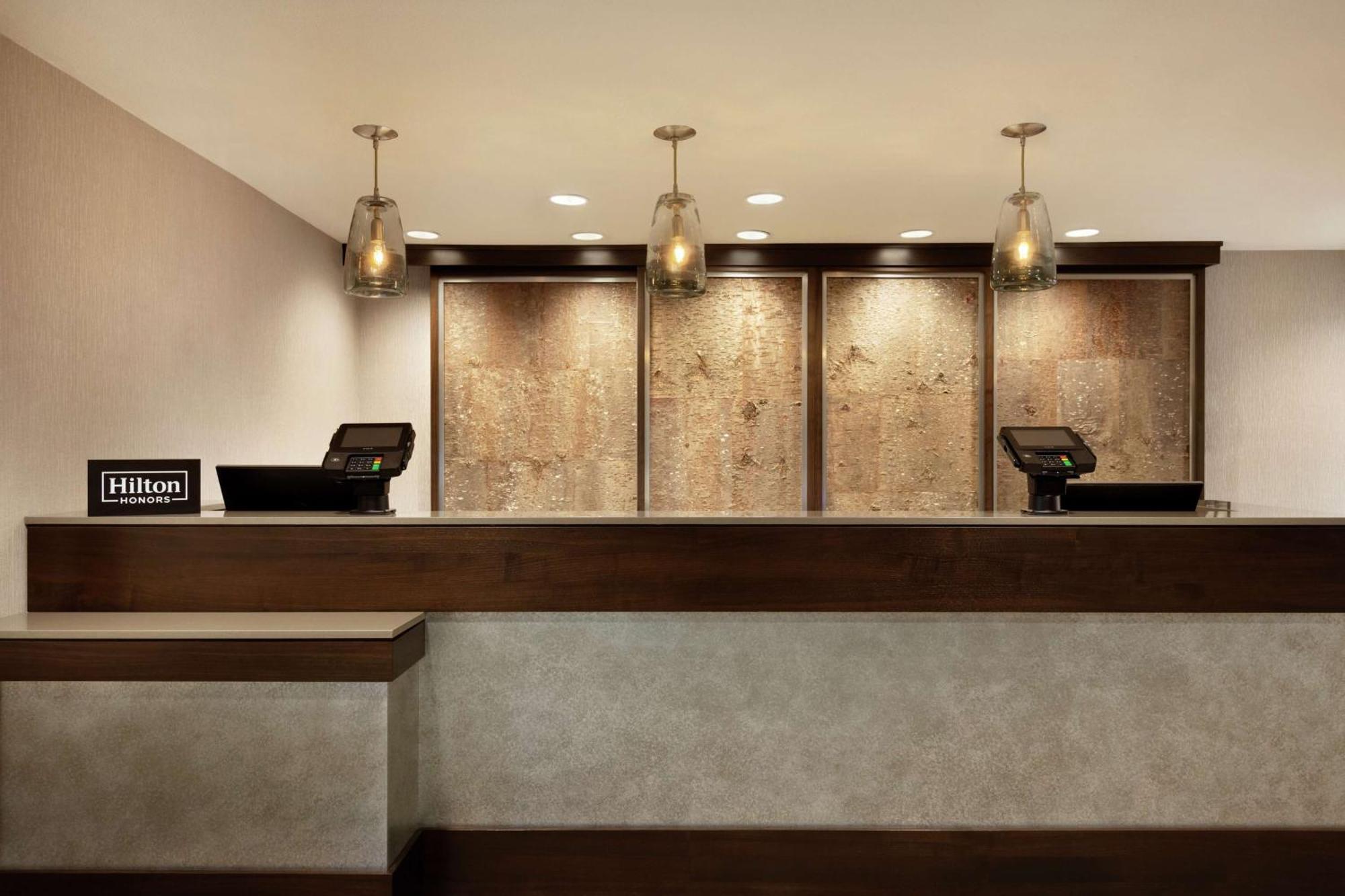 Hotel Homewood By Hilton Airport 3*