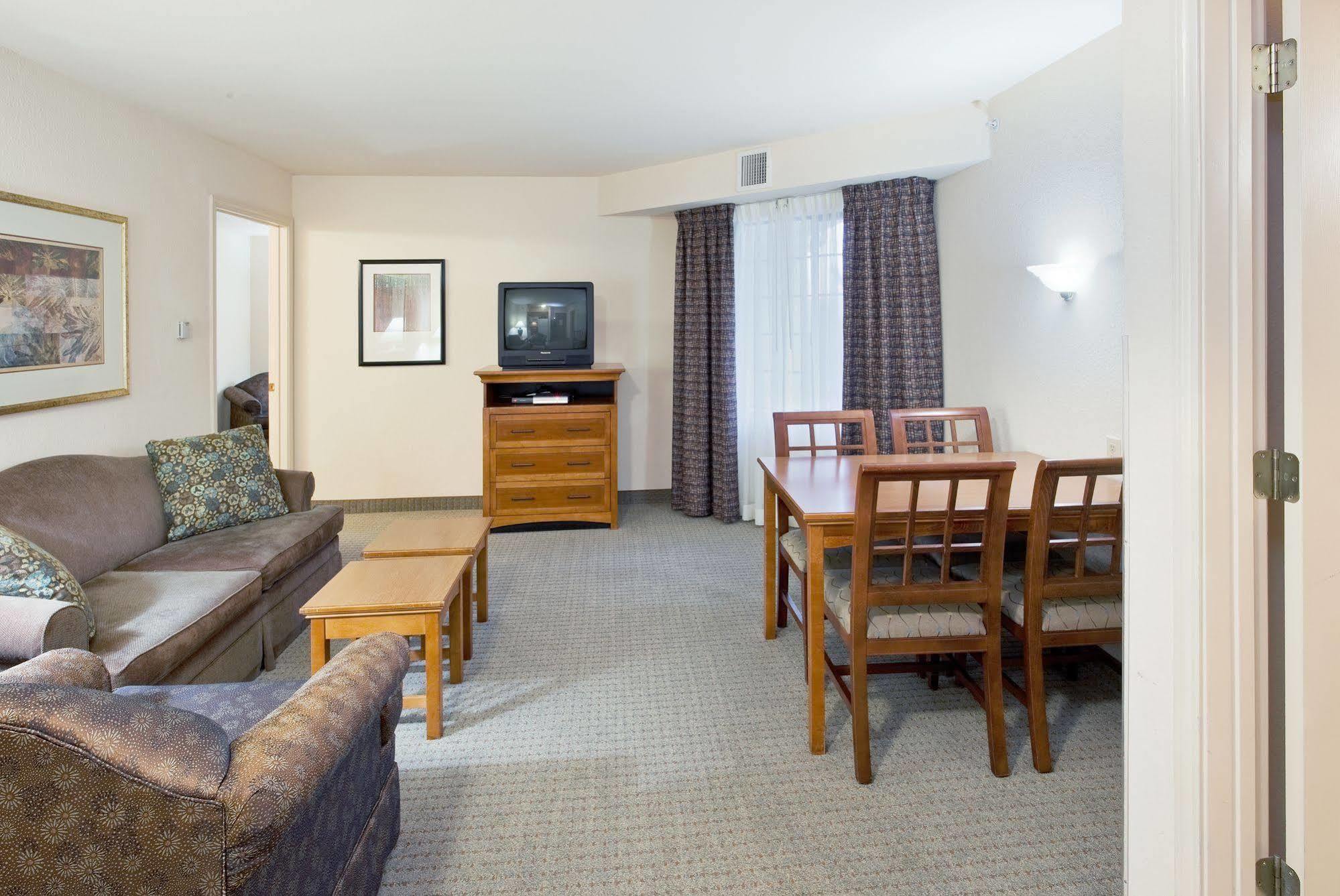 Homewood By Hilton Airport